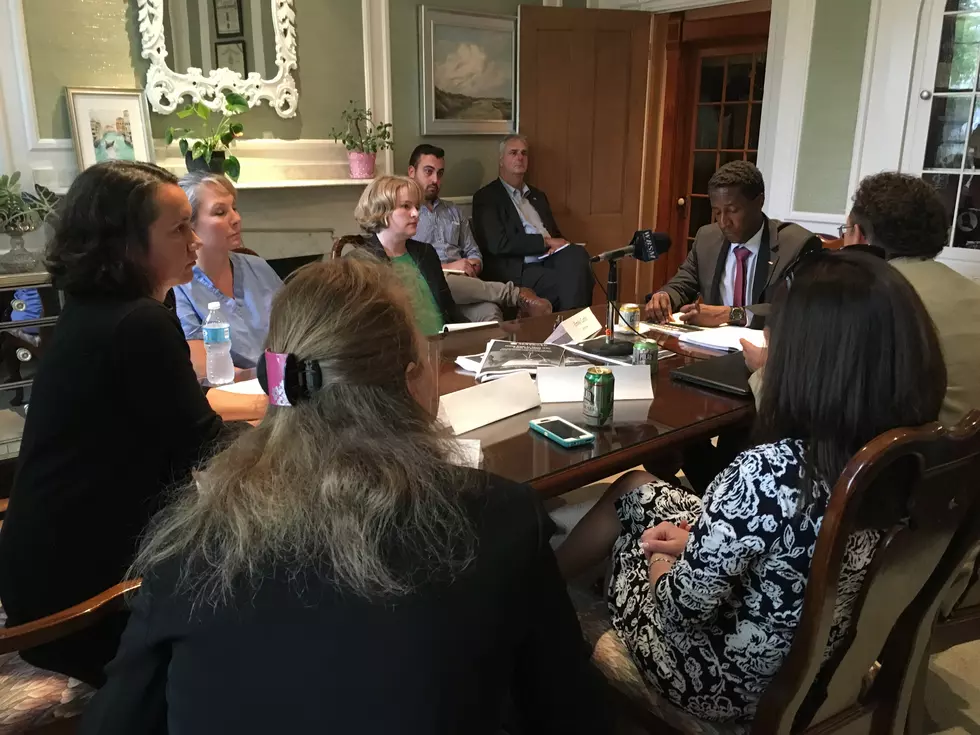 Warren Discusses State Funding For Attorneys In Foster Care System