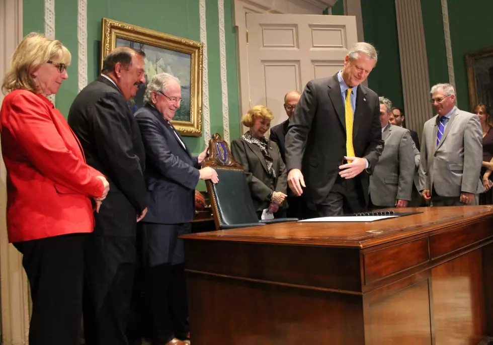 Governor Signs Law To Raise Minimum Wage