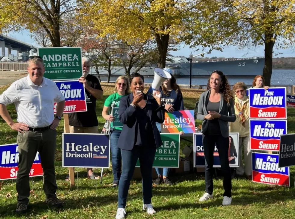 Dems Rally SouthCoast Volunteers in Final Campaign Push