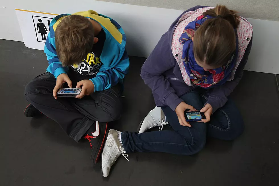 Massachusetts Moves Towards K-12 Ban on Cell Phone Use