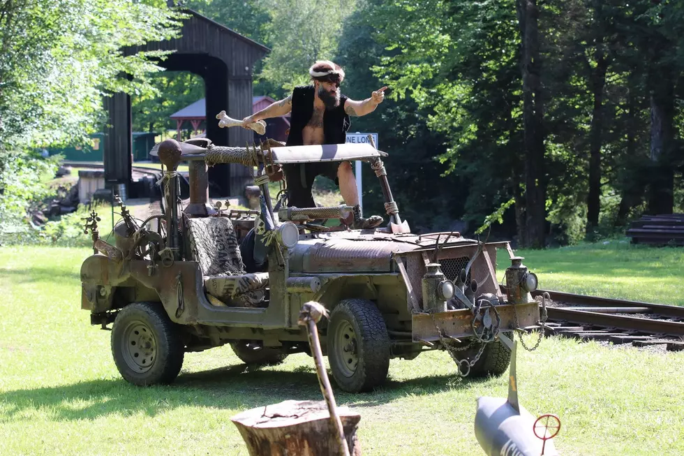 Love Yelling at Tourists? Become New Hampshire’s New ‘Wolfman’