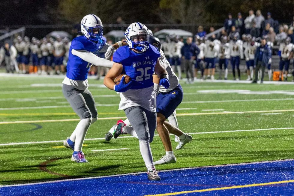 Fairhaven Running Back Gets National Recognition in Sports Illustrated