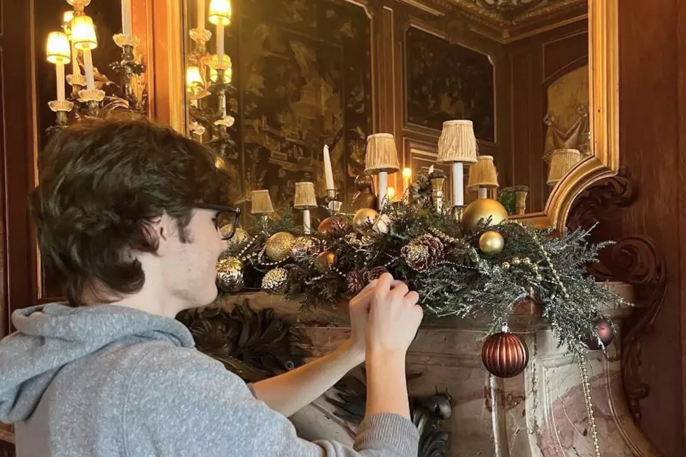 Bristol Aggie Students Deck the Halls of Newport’s Historic Elms Mansion